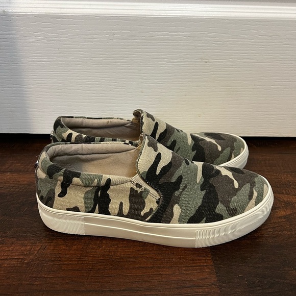 Steve Madden Gills-c Camouflage Platform Canvas Slip On Sneaker Womens 8 EUC - Picture 3 of 9